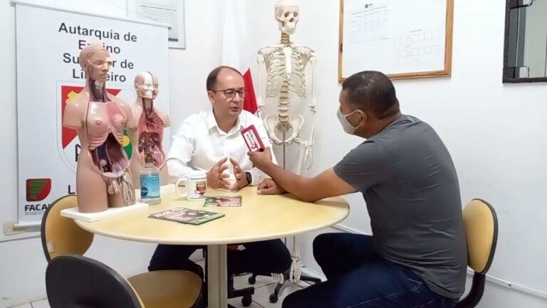 Professor Aguinaildo fala sobre o curso de Enfermagem da FACAL, em entrevista com Gonçalves Filho